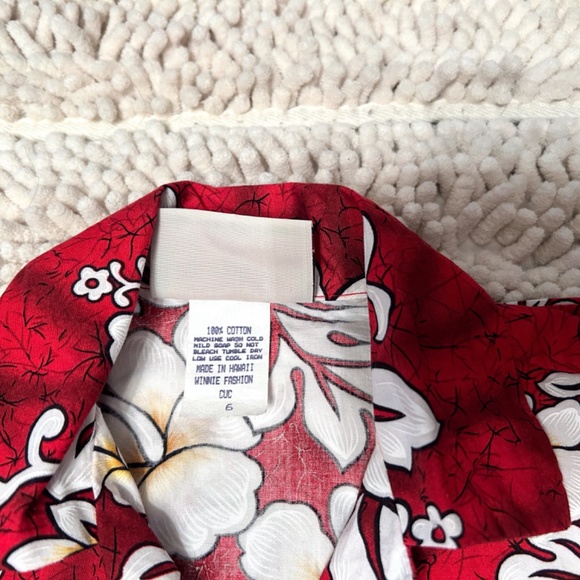 Winnie Fashion Hawaiian Boys 6 Aloha Button Up Shirt Hibiscus White On Red EUC - Picture 4 of 9